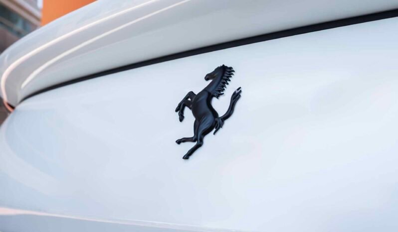 
								Ferrari Roma Spider full									