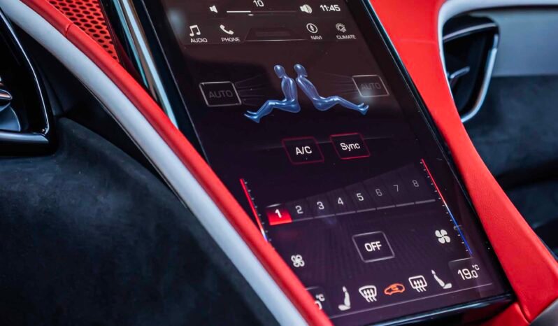 
								Ferrari Roma Spider full									