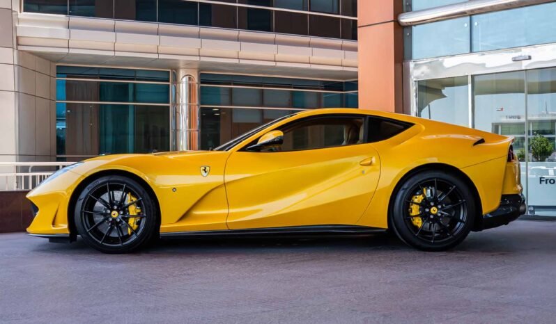 
								Ferrari 812 Superfast full									