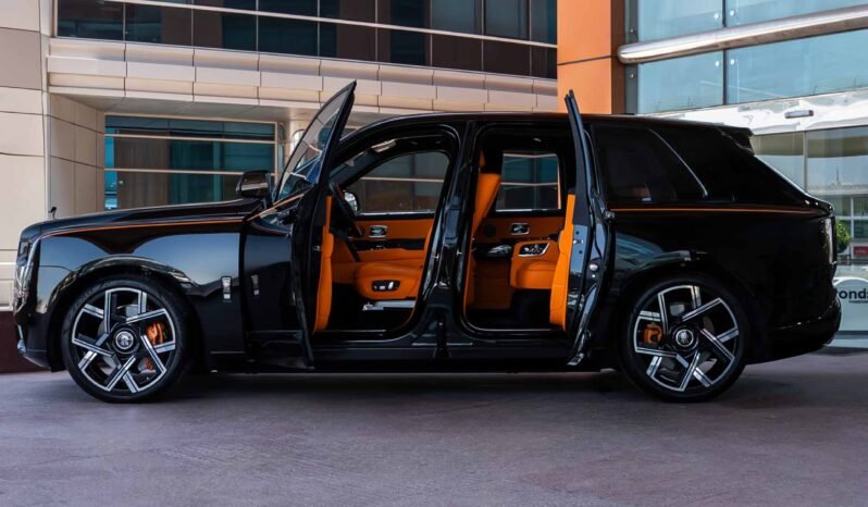 
								Rolls Royce Cullinan full									