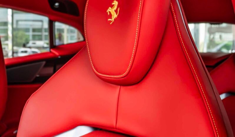 
								Ferrari Purosangue full									