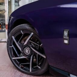 
										Rolls Royce Spectre full									