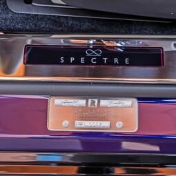 
										Rolls Royce Spectre full									