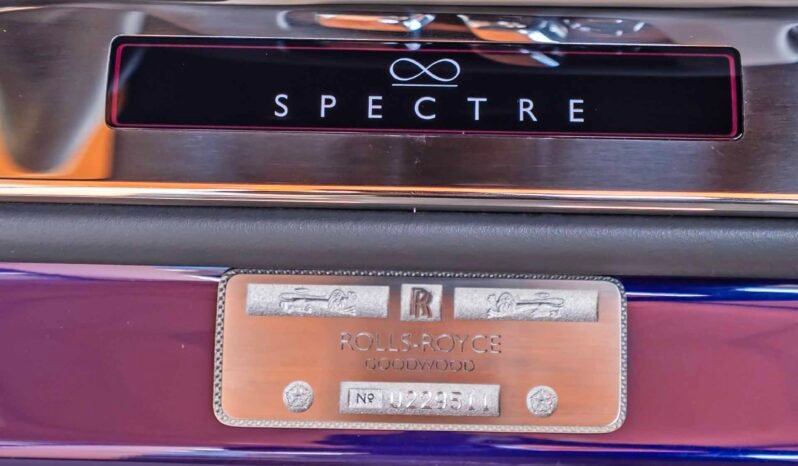 
								Rolls Royce Spectre full									