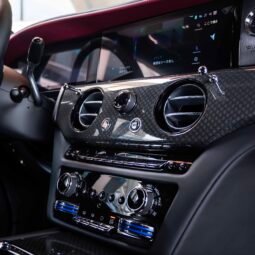 
										Rolls Royce Spectre full									