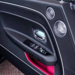 
										Rolls Royce Spectre full									