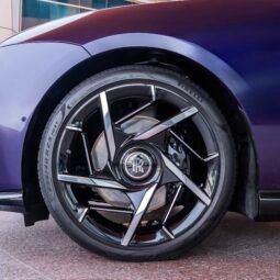 
										Rolls Royce Spectre full									