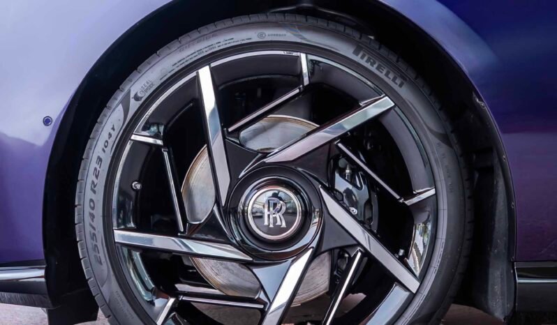 
								Rolls Royce Spectre full									