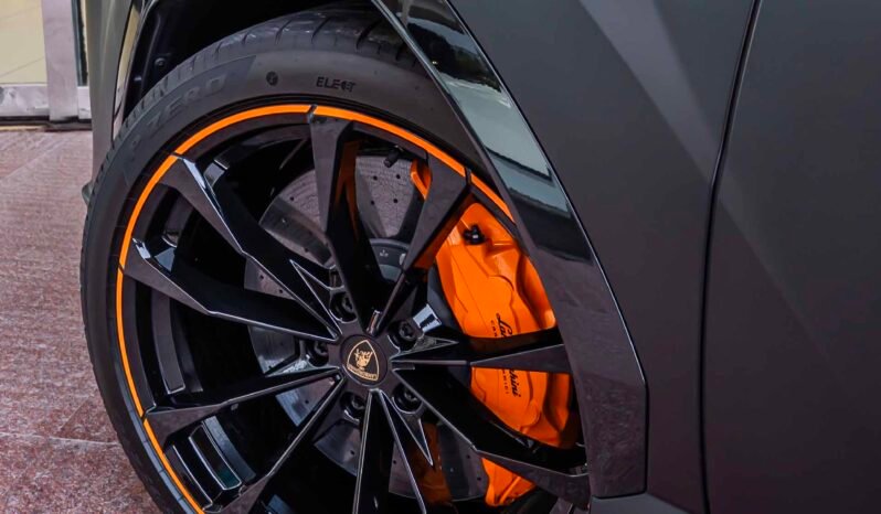 
								Lamborghini Urus SE full									