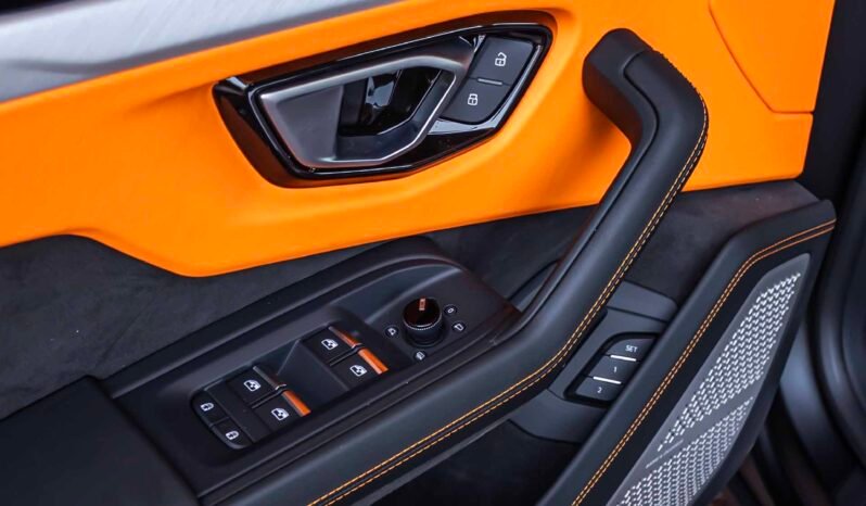 
								Lamborghini Urus SE full									