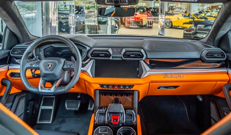 
								Lamborghini Urus SE full									
