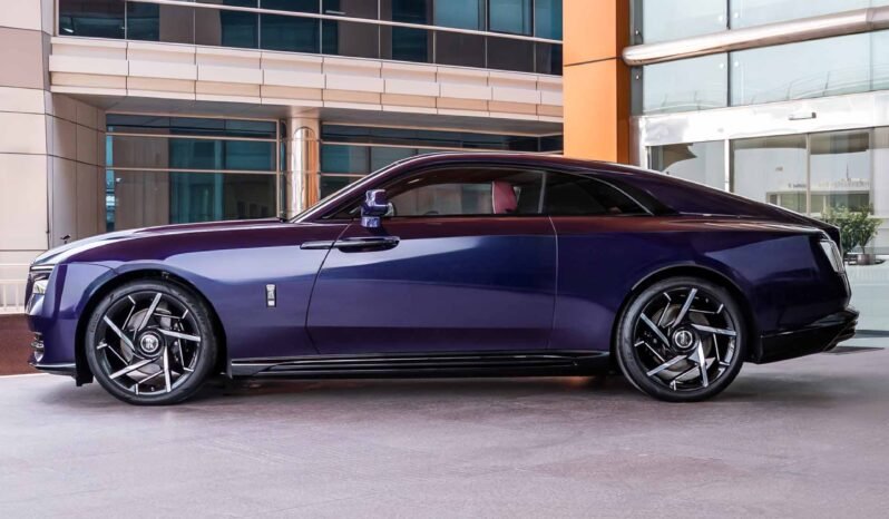 
								Rolls Royce Spectre full									